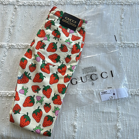 NWT Gucci Strawberry Print Skinny Leg Jeans - Picture 9 of 15